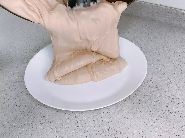 芋头控的最爱!大叔教你改良版芋泥蛋糕,香甜松软,比奶油热量低