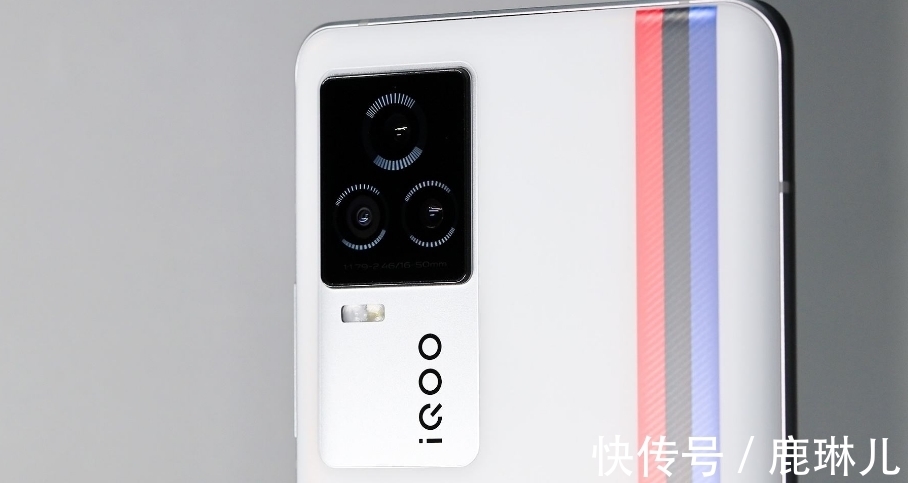 ois|从4198跌至2998元，12GB+256GB+120W快充，爆款手机也难逃降价