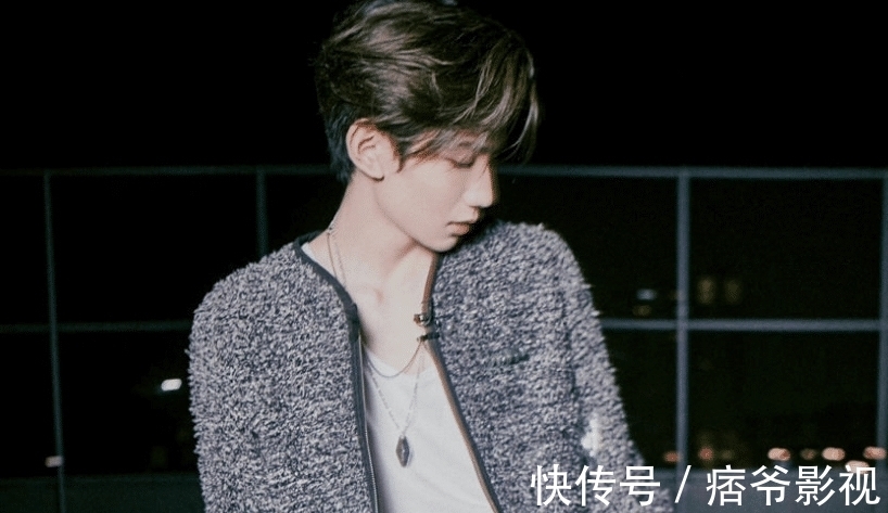 主持人大賽|王源被催考主持人證，眾人渴求藝人持證上崗，優(yōu)秀外也需自身約束