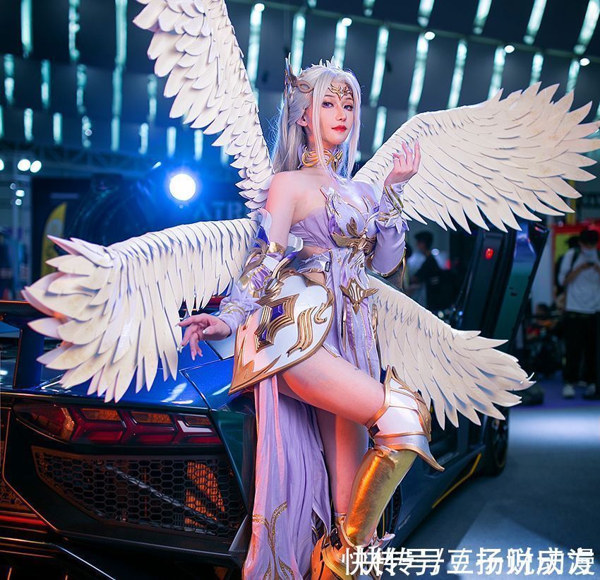 大长腿|斗罗:千仞雪神级cos来啦!颜值气质超还原,大长腿比原版还性感