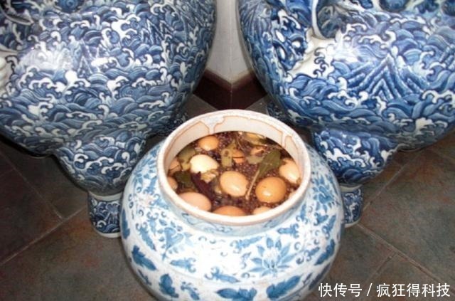 坛子|腌咸鸡蛋,别只知道加盐!多加2种料,又香又入味,个个起沙流油