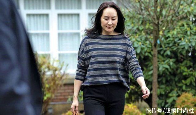 48岁孟晚舟新发型太减龄了！穿针织蓬蓬裙娇俏可爱，重现少女感