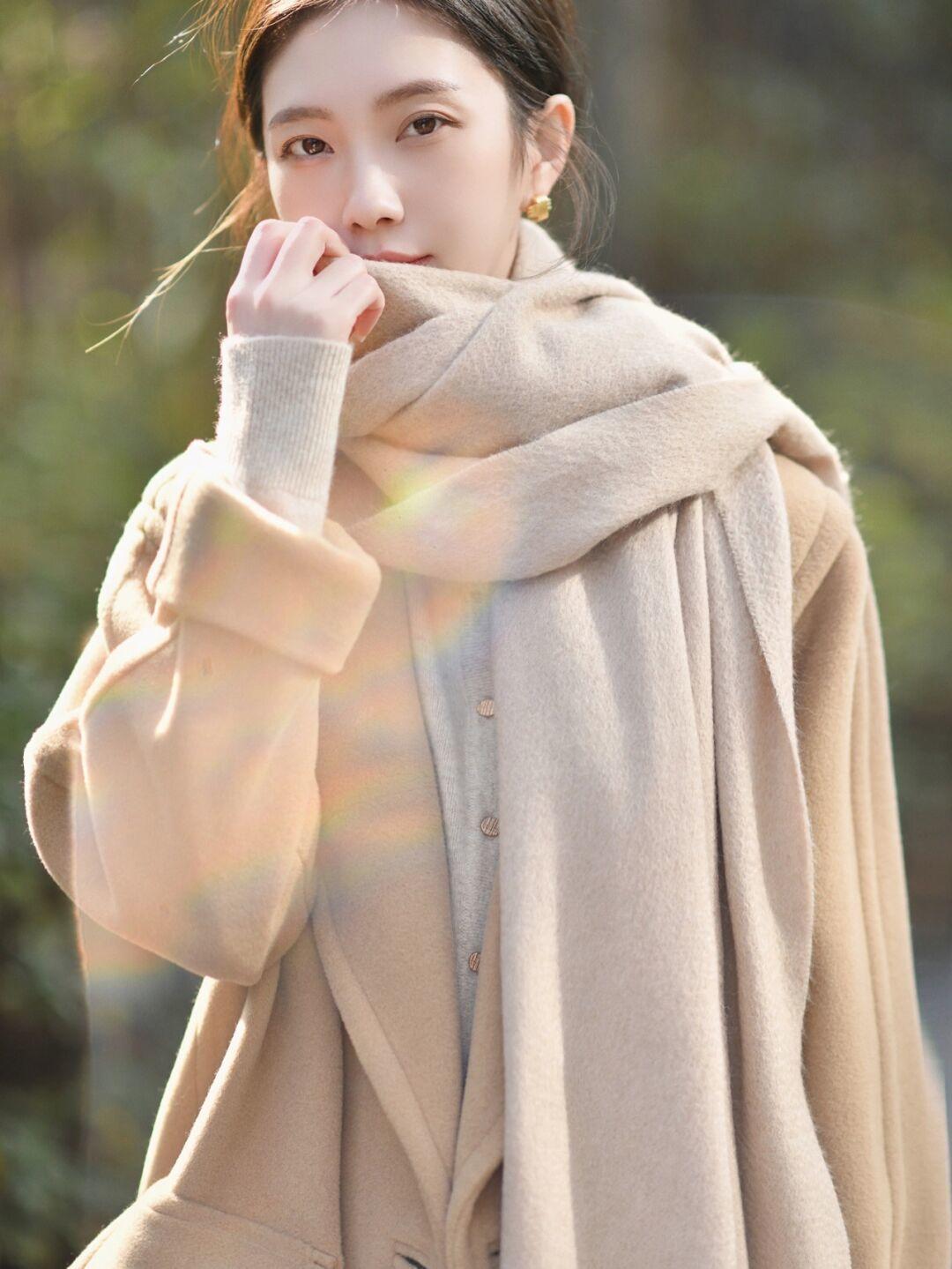 打扮|懂得打扮比长得好看更重要,今冬流行“毛衣开衫”,你有几件?