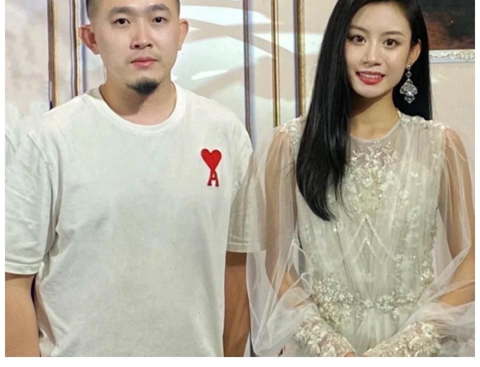 太驚喜了，姚貝娜父親跟伍珂玥合作，新歌來襲，相當(dāng)期待