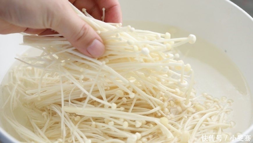 凉拌菜|夏天最爱这道凉拌菜,清脆爽口又下火,花2块钱就能做一大盘