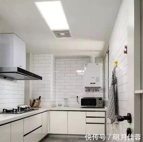 装吊柜|越来越多人厨房都不装吊柜了，如今流行这样装，效果超好又实惠！