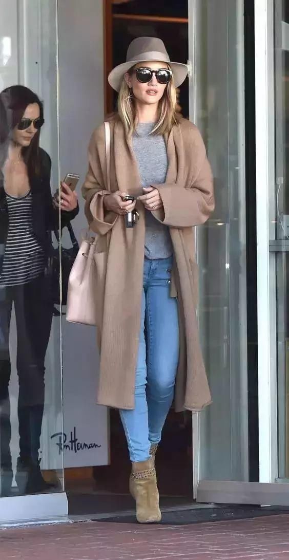 最显“贵”的驼色大衣,原来这样穿才最时髦!