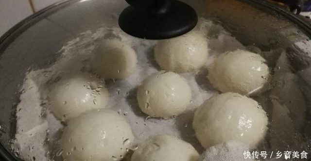 酵母|夏天发面蒸馒头，不要只会放酵母，教你正确做法，馒头香甜又松软！