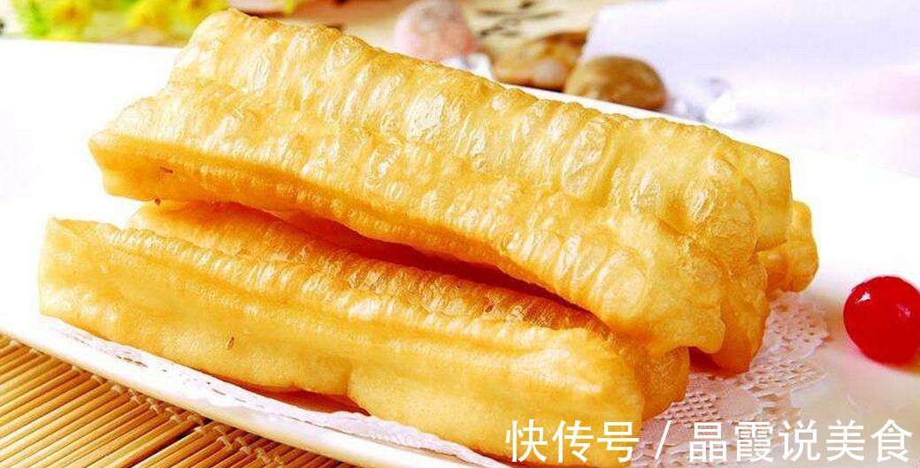 不用加明矾和泡打粉，这样炸油条更好吃，营养又易做