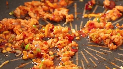 干锅土豆|土豆新吃法，很适合用来招待客人，做法新奇，比大鱼大肉还受欢迎