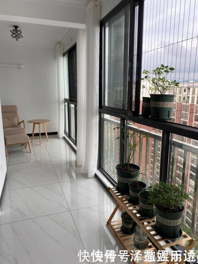 新家|终于搬新家了，全屋不吊顶，只走石膏线，简单又耐看，效果很满意