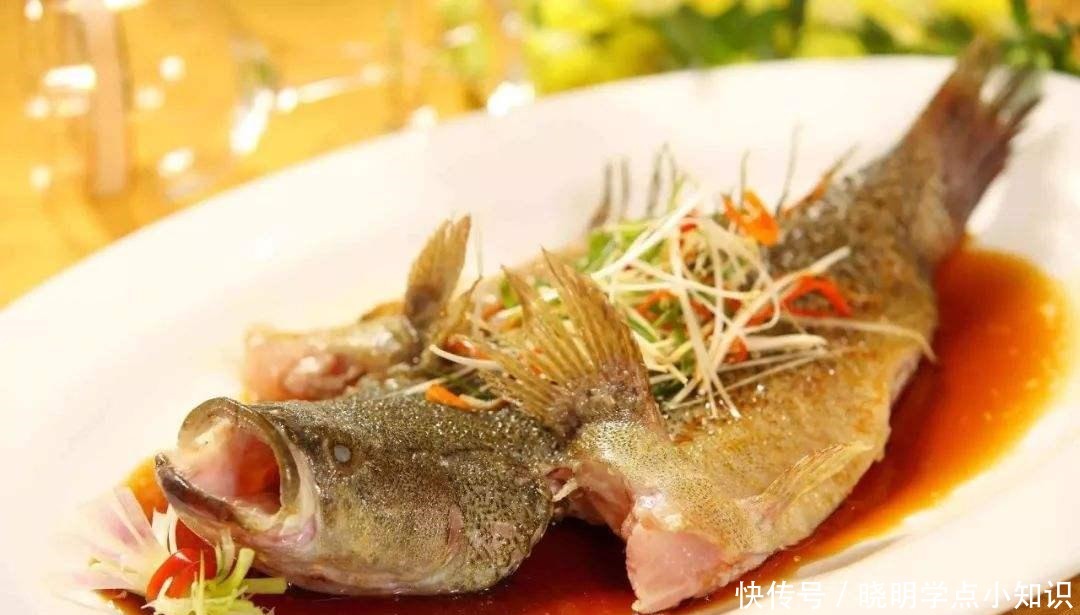 鲈鱼并不是越大越好!买鲈鱼牢记这4点,连卖鱼摊主都夸你懂行