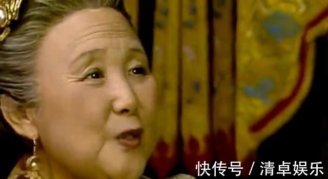 贾府$史湘云带着大包的衣服来贾府,贾母为啥装作看不见?有两个原因