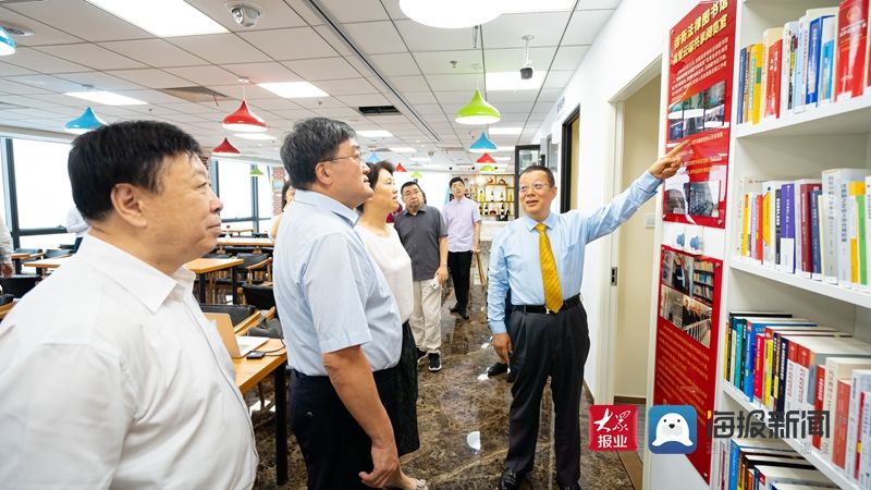 律师|登高五十层 法律图书馆再扩容 以案释法大讲堂开课 德衡律师集团最近“好戏不断”!