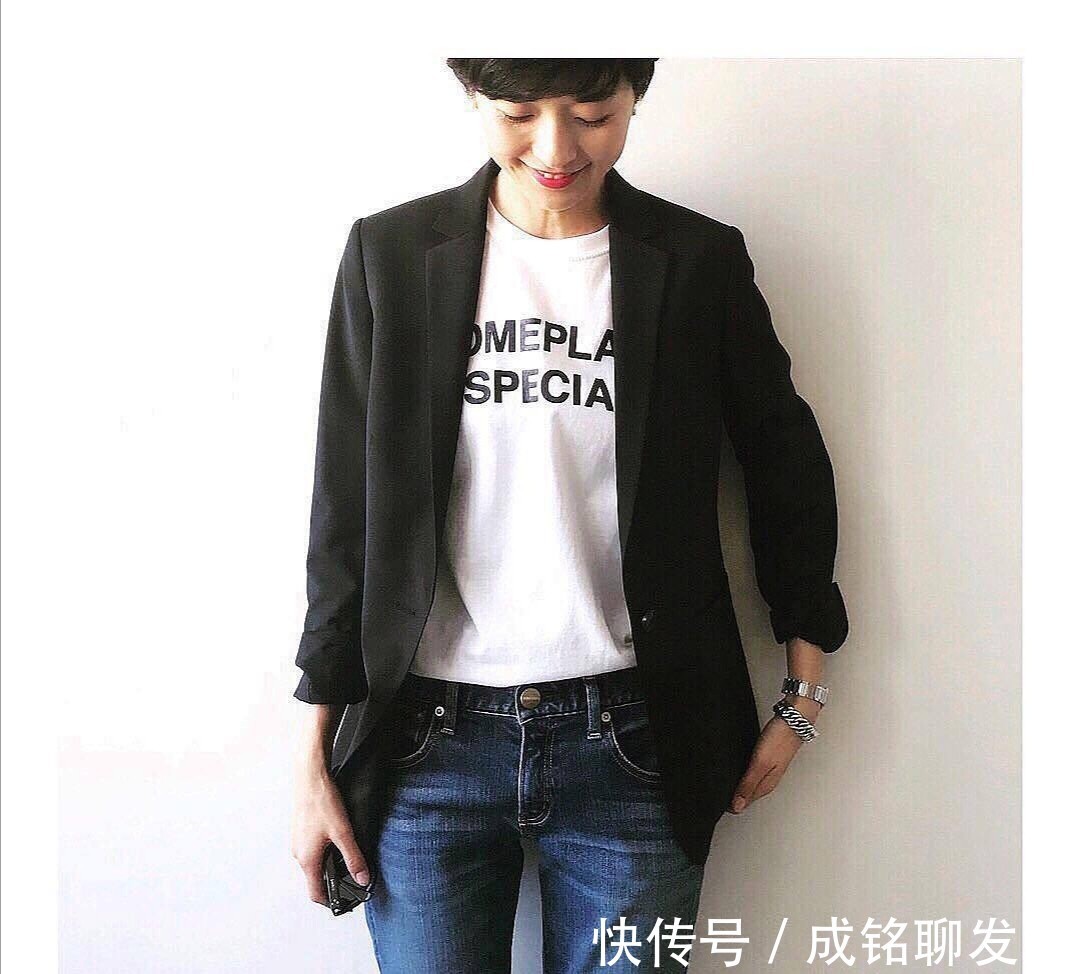 女人|女人过了四十岁之后,裤子尽量少穿黑色,容易显暗沉又显老气