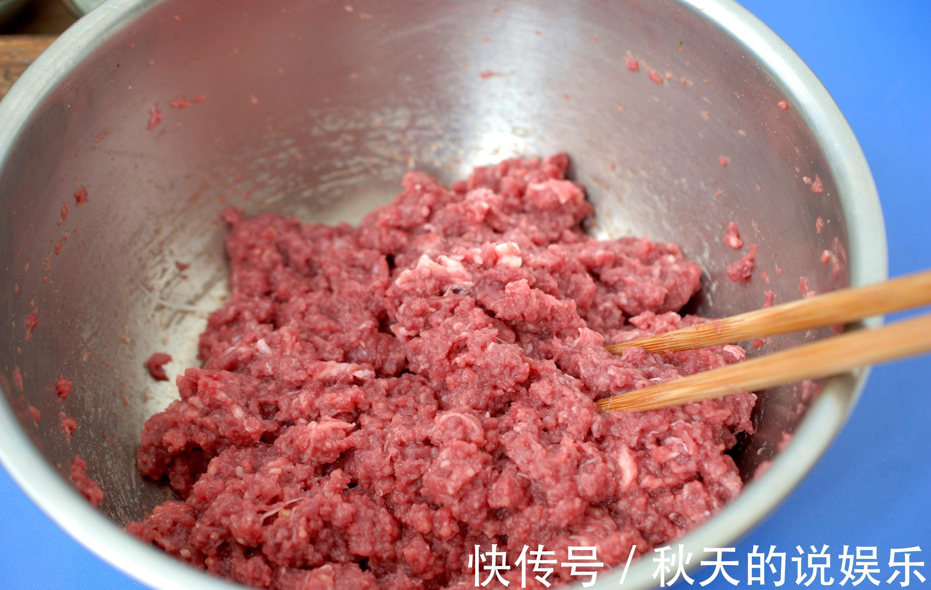 手抓饼|不揉面不发面的牛肉饼，一咬满口都是肉汁儿！3分钟出锅，简单