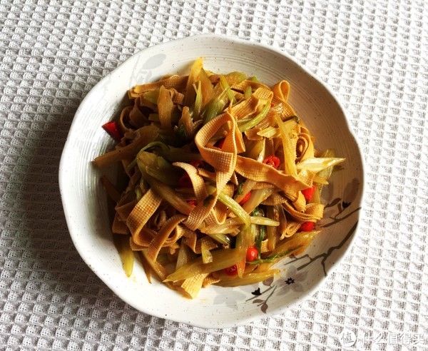 蒜苗|一家三口的午餐，40元成本5道家常菜，花钱少吃得香，拒绝浪费