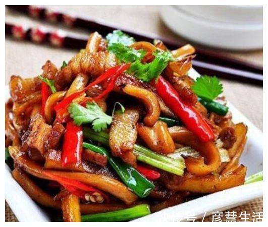 五香粉|美食推荐：糖醋脆皮豆腐、小炒五花肉、炒鸭血、香辣排骨的做法