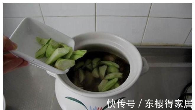 丝瓜|夏天太热不想吃饭？赶快尝尝这4种营养开胃汤，简单好喝还补水！