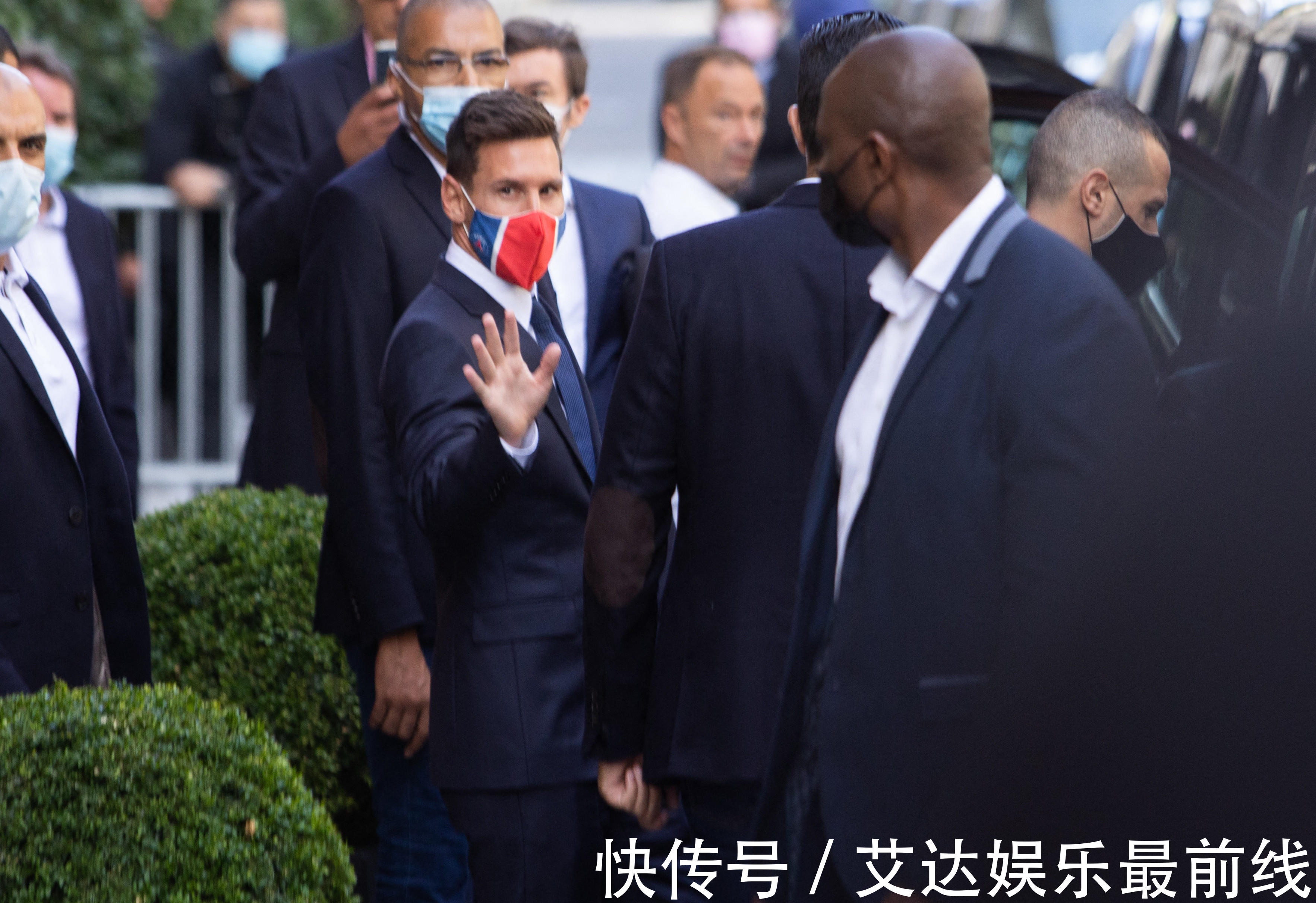 巴黎俱乐部|梅西正式亮相大巴黎:我将付出全部,争取拿下欧冠奖杯