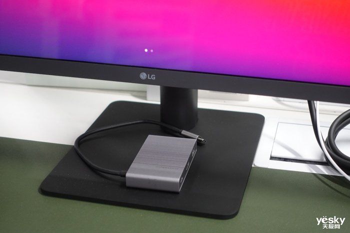 接口|Mac重度用户的小众显示器标配：LG UltraFine 4K使用体验