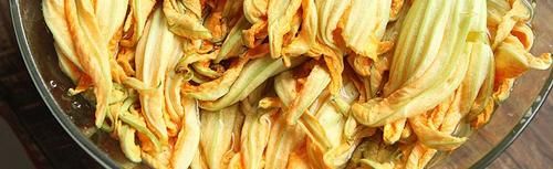 立夏前后，不吃肉也要多吃这朵花，10元钱一斤，清甜脆嫩，贵也值