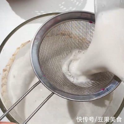 经典款红糖味马蹄糕，软韧兼备，美味十足