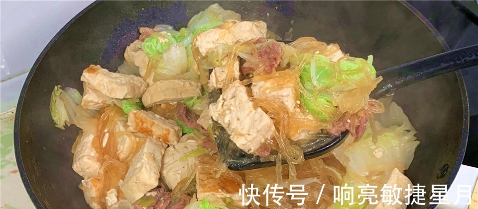 白菜炖豆腐,先放白菜还是先炖豆腐其实都不对,教你正确做法!
