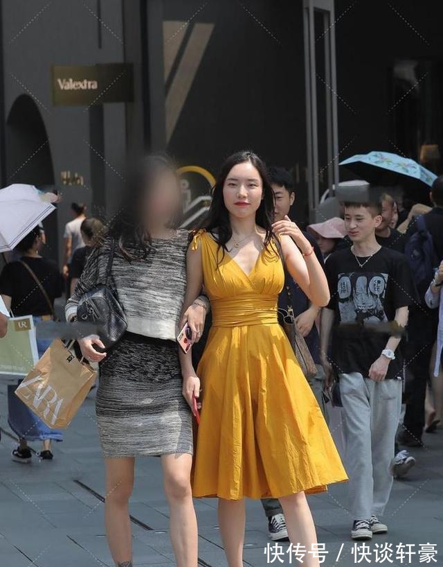 高跟 时尚明黄色A字连衣裙+精美高跟鞋,可爱青春性感十足,很是高级