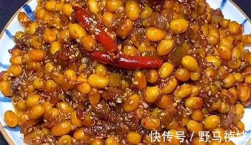 浸泡|黄豆要提前给它浸泡一夜，不腌不焖，切碎一炒，随吃随取也是很方便，特方便