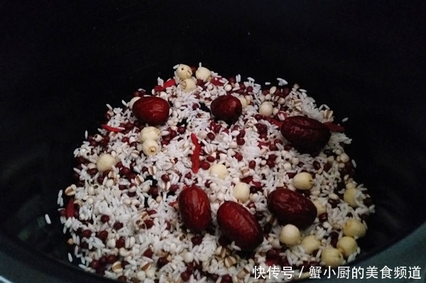 初春的早餐多吃这2样，做成粥来吃，10分钟上桌，补血怯湿降春