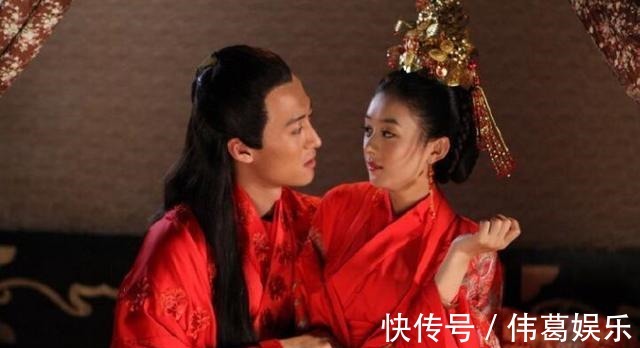 对联@才女出上联“月月相思三十日”,书生的下联让她感动落泪