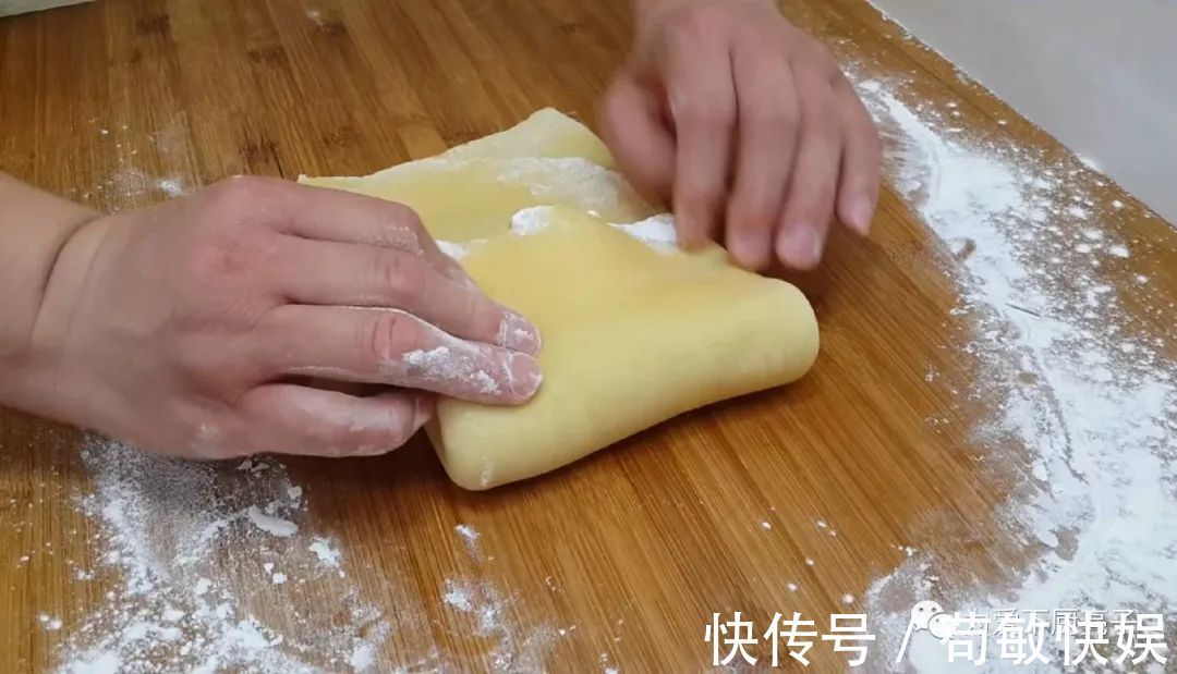 玉米油|以后麻花就这么做，撒1把小茴香，香酥又多层，出锅孩子念念不忘