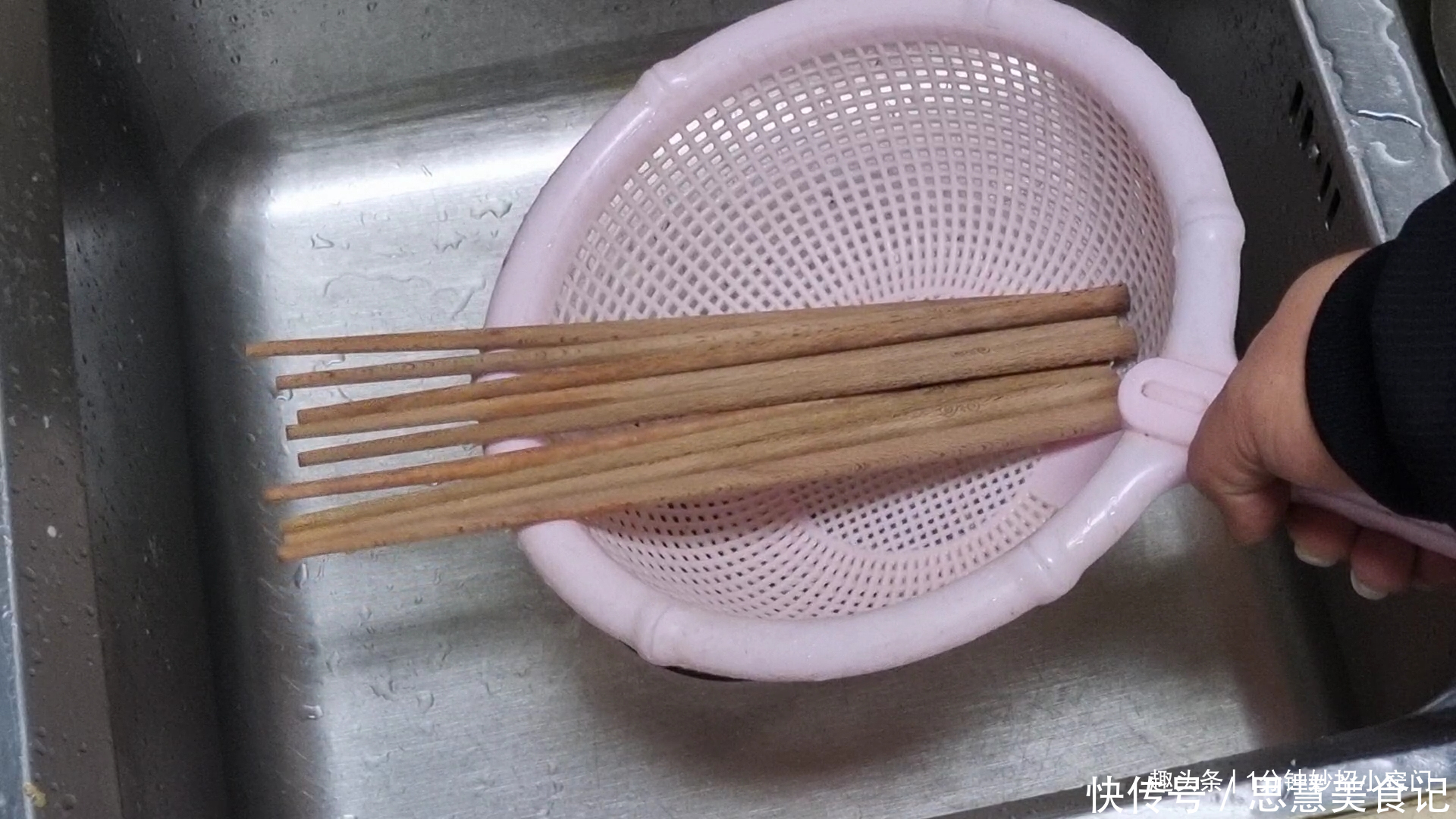 杀菌|每天用清水洗筷子，相当于吃细菌，教你一个方法，筷子干净又杀菌