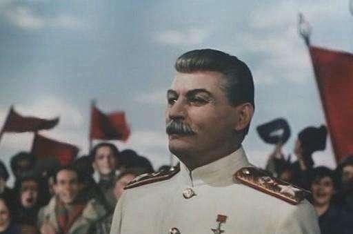 提到|《应物兄》中提到的《苏丽珂》竟是斯大林最喜欢的歌,有何深意