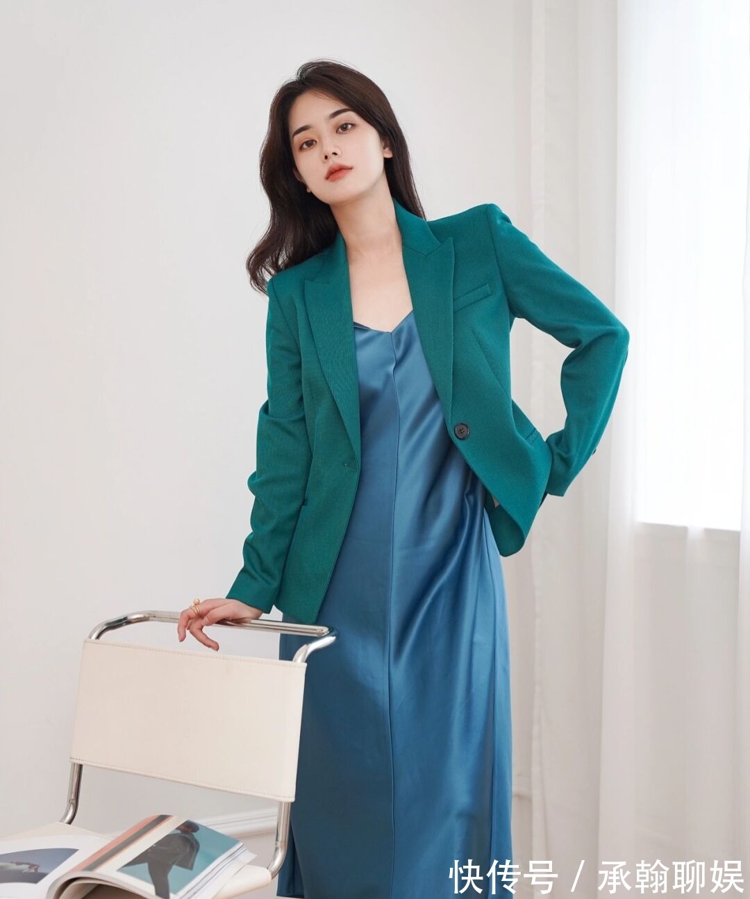 女神|女神博主绿色衣服单品穿搭，居然能搭配得那么好看，优雅又显白