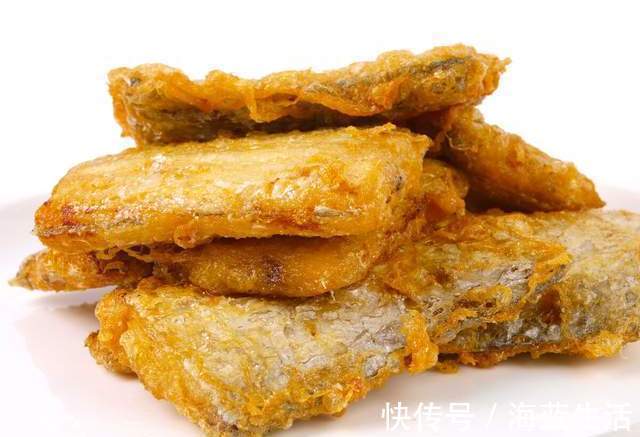 面粉|炸带鱼,裹面粉和淀粉都不对,邻居大厨教我做法,外酥里嫩不回软