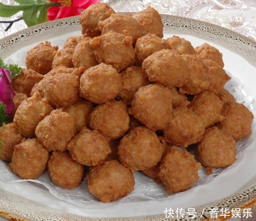 炸丸子时，千万别用淀粉了！换成“它”，丸子外酥里嫩不油腻