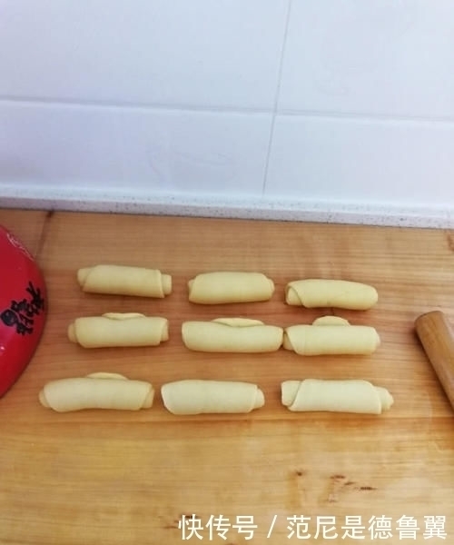 面粉这样做，只要一个蒸锅，比馒头松软香甜，吃一次就会喜欢上它