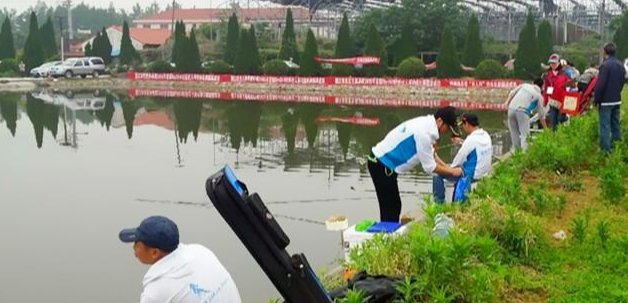 冬季钓轻口鱼出口不干脆,学会这样调钓,漂相漂亮中鱼率又高