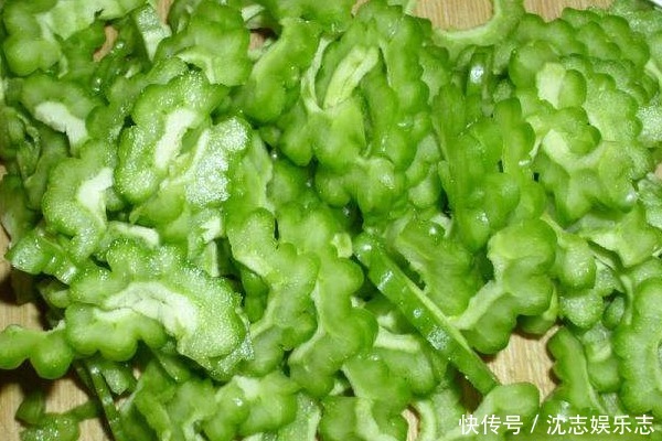 夏天|夏天吃苦瓜,胜过十副药!吃苦瓜有3个好处,为了家人健康了解下