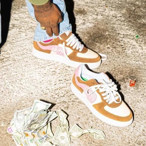 消费者|把RO和芝加哥“抄”成一双鞋的行业里,Drake也是消费者