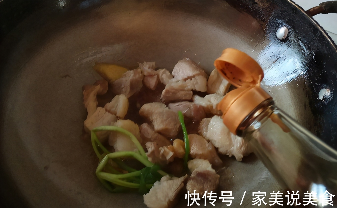 萝卜和五花肉一起炖，软烂可口鲜香入味，肉香四溢