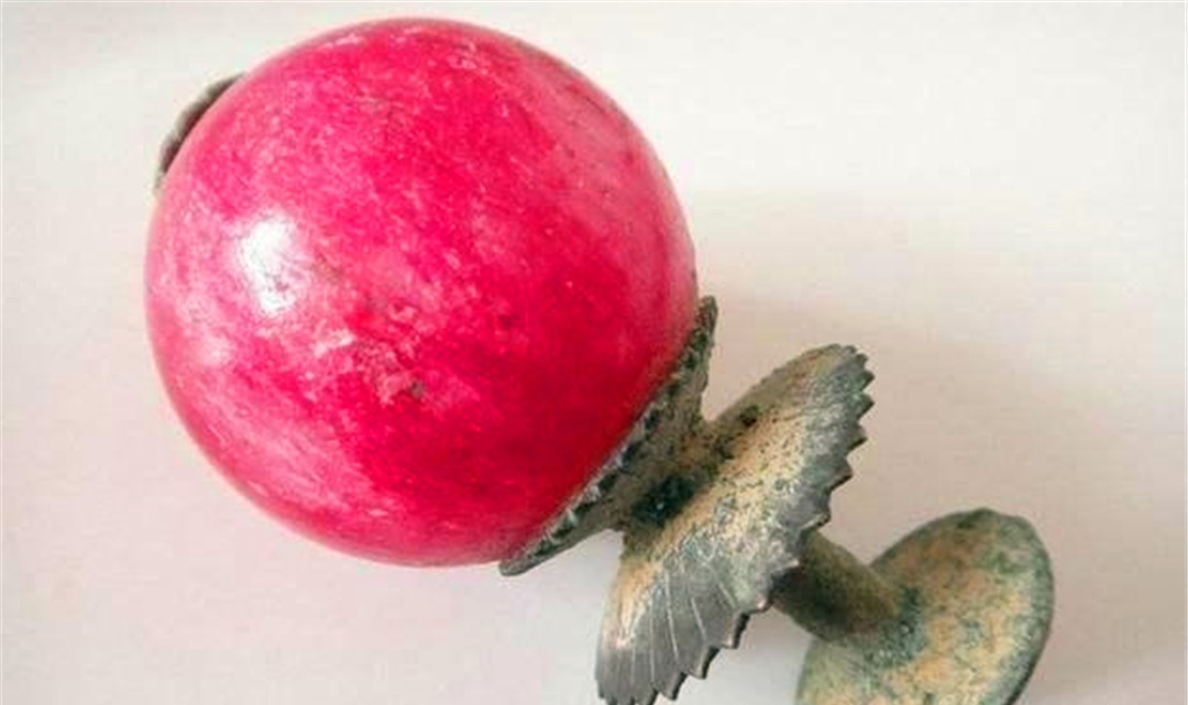 清朝|清朝乾隆以后的官帽顶子都是玻璃的吗?有什么寓意?