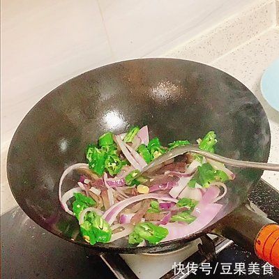 滚刀切|忙里偷个懒，轻松来一碗辣椒炒牛肉