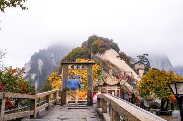 中年|自古华山一条路，奇险天下第一山，华山旅游攻略