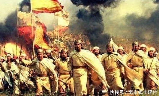 浇地|他发现地上草的颜色不对,下令用热油浇地,结果地下一片哀嚎