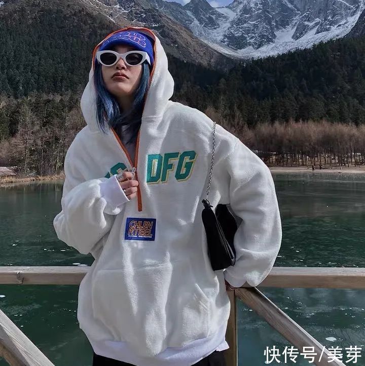 大衣里面穿什么？这4款绝美内搭，让你时髦一整个冬天