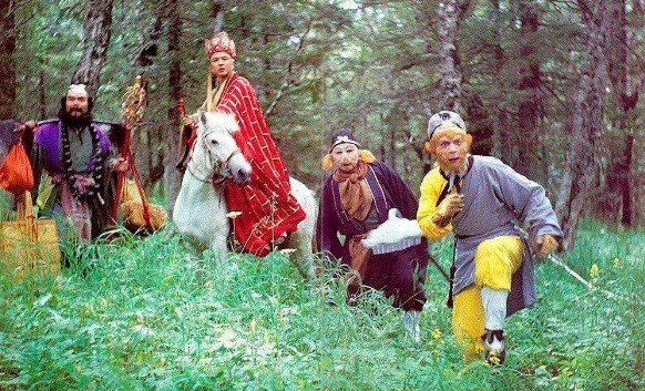 泰国$他是唯一把“如来佛”演活的人,去泰国旅游,发现佛画上是自己