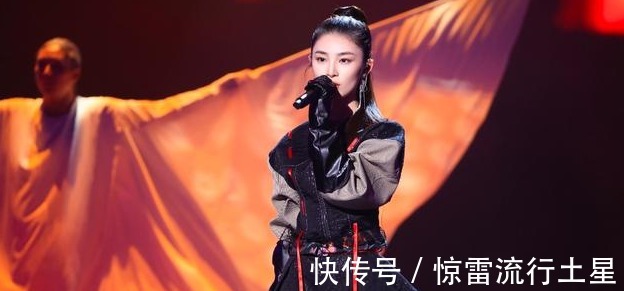 好聲音結束后,姚曉棠發(fā)布新歌,看到唱片公司為她感到惋惜